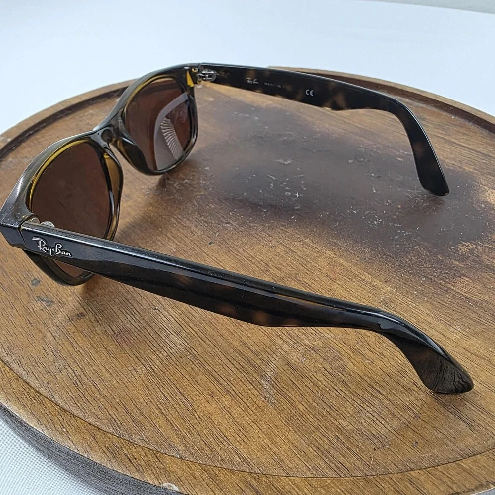 Ray-Ban RB2132 New Wayfarer Sunglasses Mens 55-18 Tortoise Tinted Italy 902L